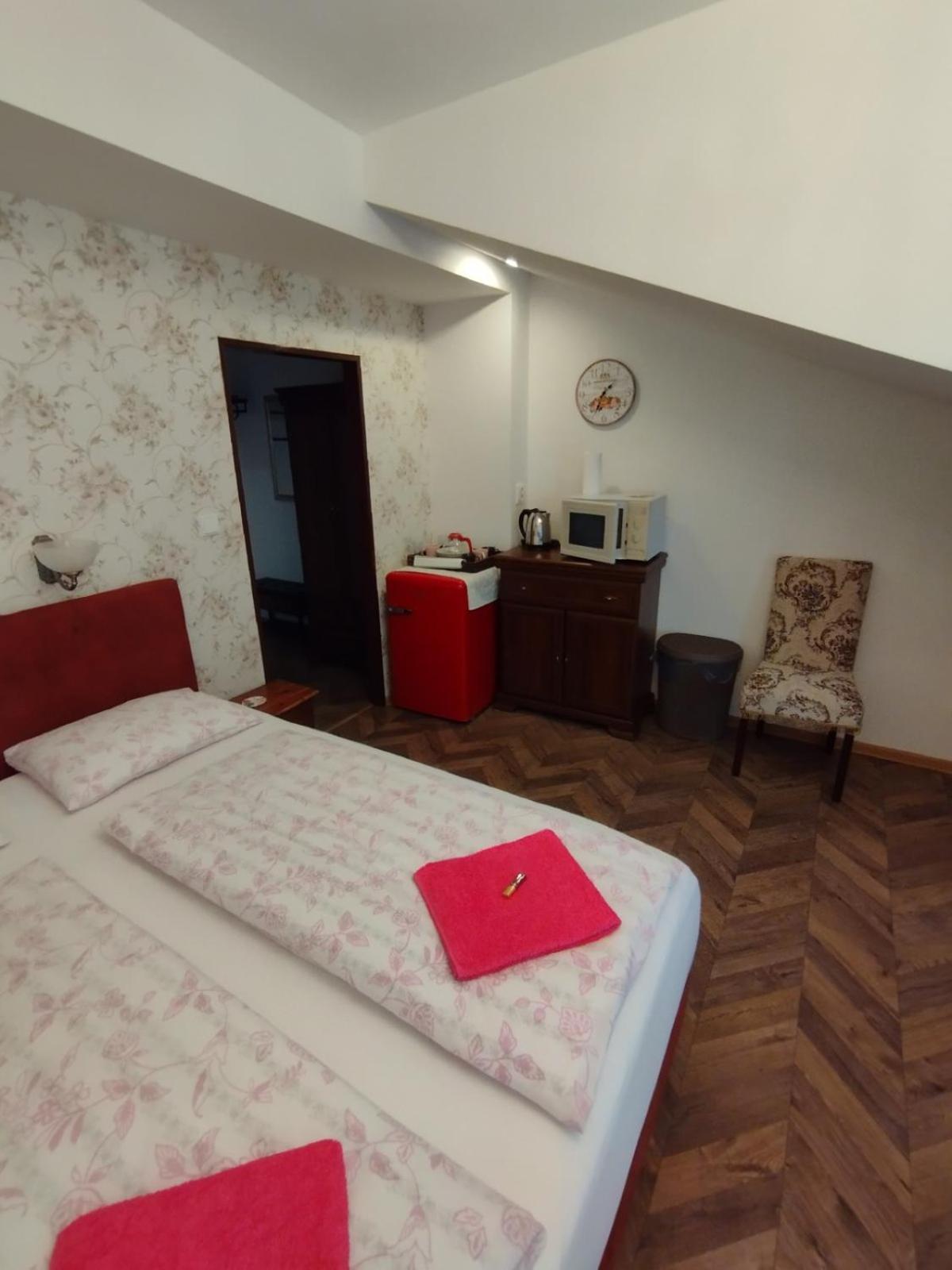 Bynovecky Zamecek Hotel ภายนอก รูปภาพ