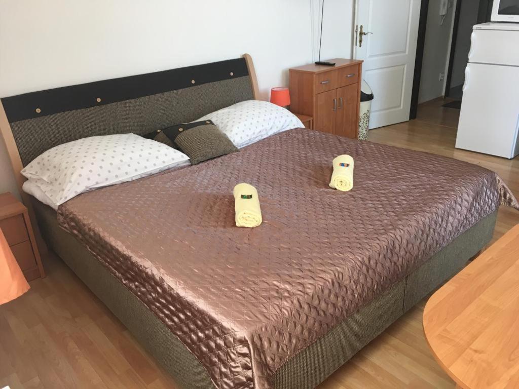 Bynovecky Zamecek Hotel ภายนอก รูปภาพ